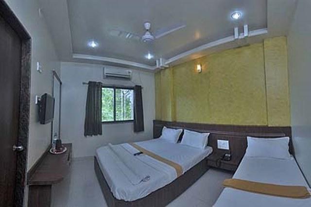 Hotel Jain Residency Shirdi Buitenkant foto